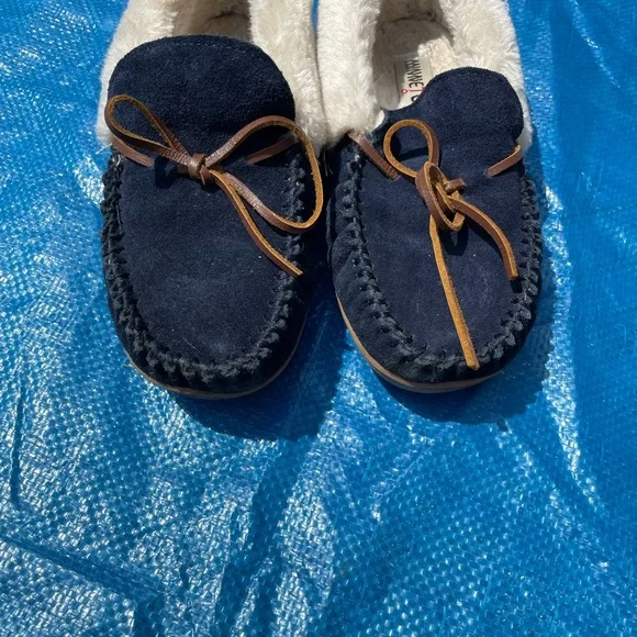 Minnetonka Shoes Minnetonka Navy Suede Moccasin Slippers With